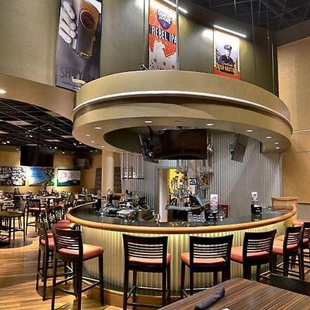 Отель Hollywood Casino Бангор Экстерьер фото