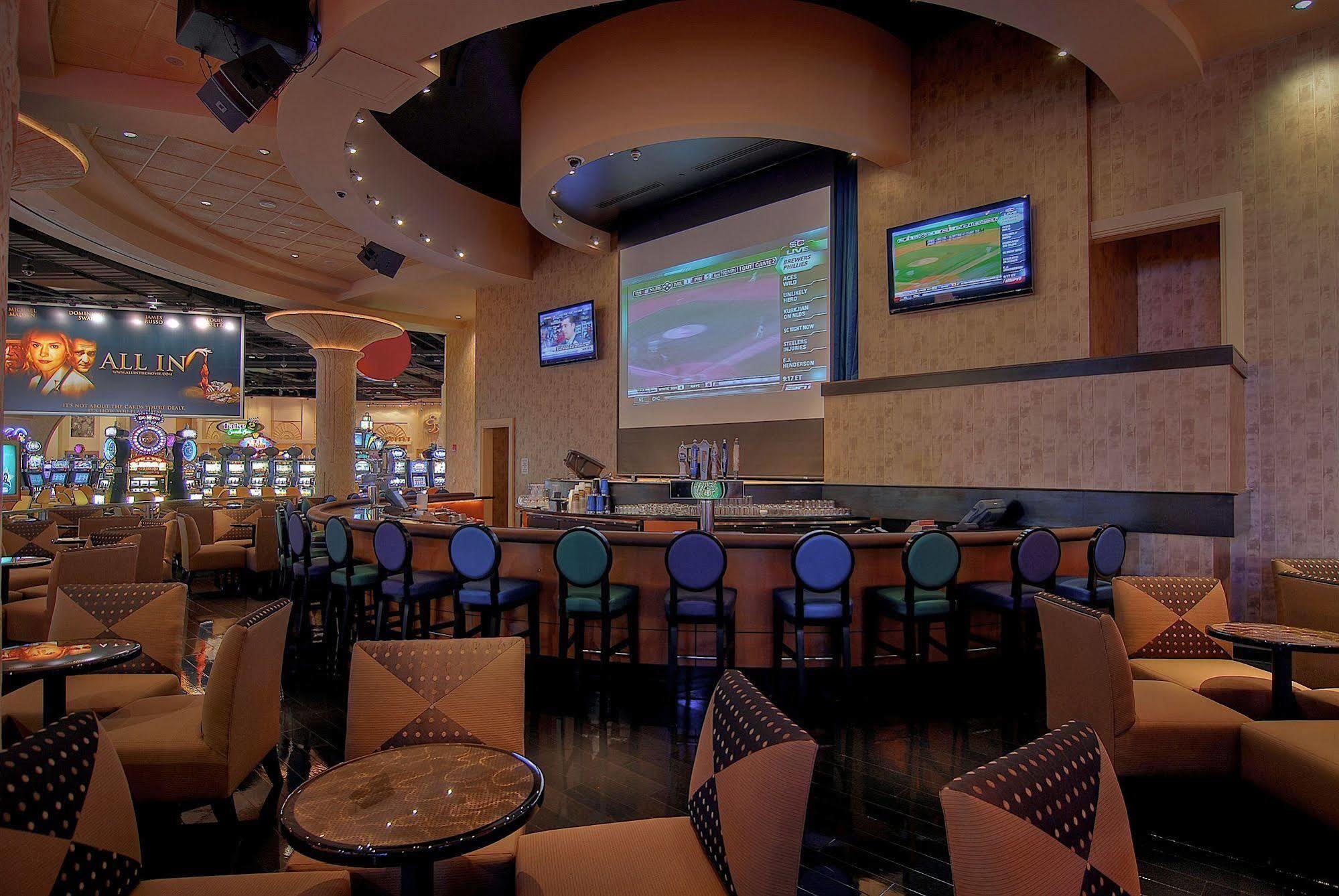 Отель Hollywood Casino Бангор Экстерьер фото